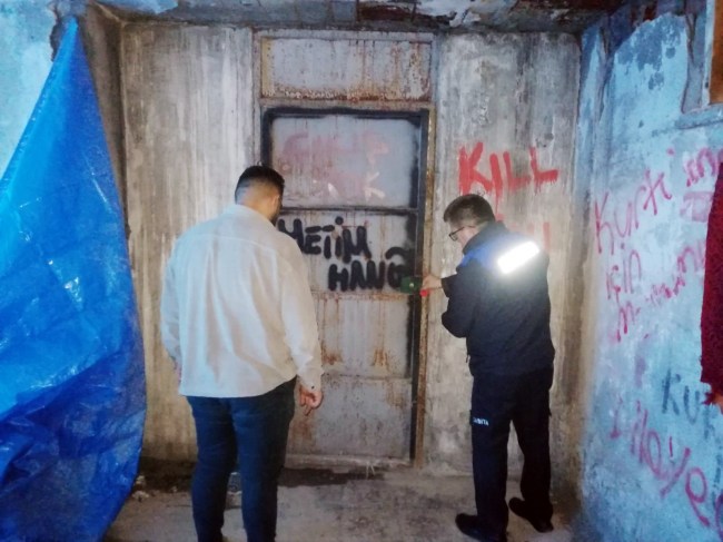 İZİNSİZ FAALİYET GÖSTEREN ‘KORKU EVİ’ KAPATILDI