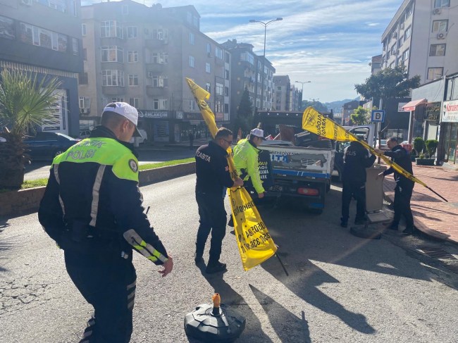 KDZ. EREĞLİ’DE KALDIRIMLAR İŞGALLERDEN TEMİZLENDİ