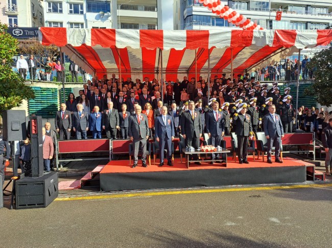 KDZ.EREĞLİ'DE CUMHURİYET BAYRAMI COŞKUYLA KUTLANDI