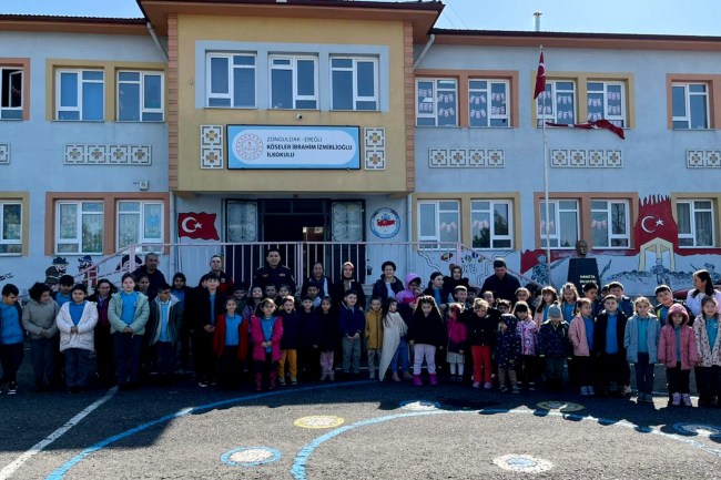 KDZ. EREĞLİ BELEDİYESİ 1030 KİŞİYİ DEPREM TATBİKATLARIYLA BİLGİLENDİRDİ