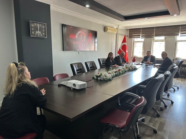 Kaymakam Fatih Yılmaz, Halk Günü’nde vatandaşların taleplerini dinledi