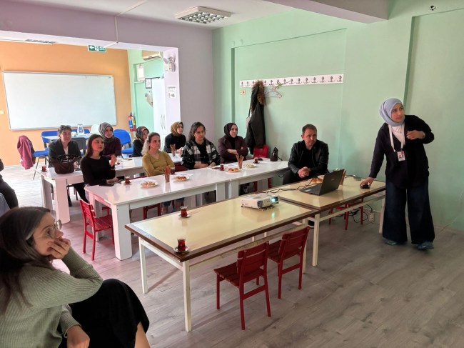 KDZ. EREĞLİ BELEDİYE KREŞİ VELİLERİNE EĞİTİM VERİLDİ