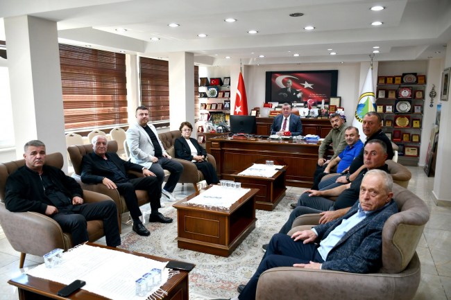 Nuri Tekin ve 9 Belediye Meclis Üyesi CHP’den istifa etti
