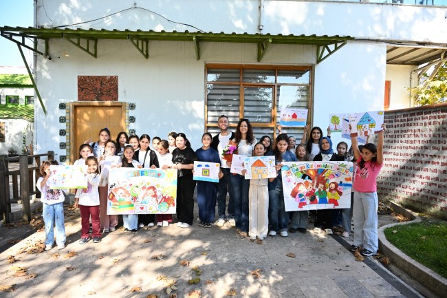 KIZ ÇOCUKLARI İLHAM VEREN KADINLARLA BULUŞTU