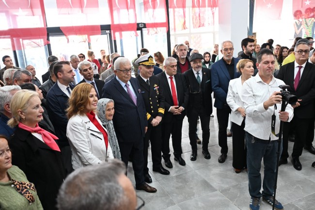 CUMHURİYET KONULU SERGİLER AKM’DE AÇILDI