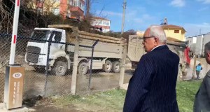 YOLLARDAKİ ÇAMUR, YARI YARIYA AZALDI