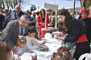 BELEDİYENİN 23 NİSAN ÇOCUK ŞENLİĞİ YOĞUN İLGİ GÖRDÜ