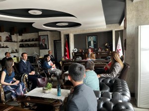 Kaymakam Yılmaza özel çocuklardan anlamlı ziyaret