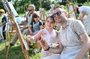 UYUYAN GÜZELİN EŞSİZ MANZARASINDA SANAT BULUŞMASI