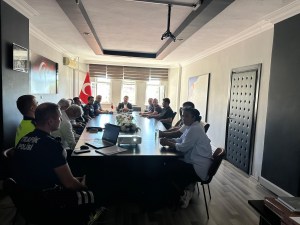 KAYMAKAM YILMAZ, KIYICAK MAHALLESİ SAKİNLERİNİN SORUNLARINI DİNLEDİ