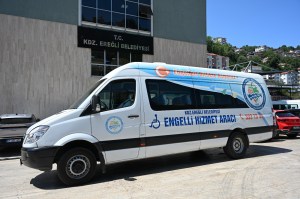 ENGELLİLERE ÖZEL HİZMET KİLOMETRE TANIMIYOR