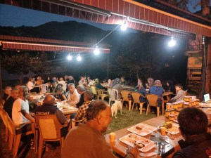 Hasbeyler Köyünde ilk bal hasadı