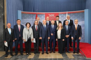 Prof. Dr. Ulusoy, Rektörlük Mazbatasını YÖK Başkanı Prof. Dr. Erol Özvardan aldı