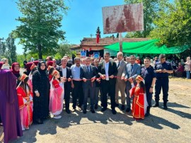 KAYMAKAM YILMAZ, DİKİŞ KURSU YIL SONU SERGİSİNE KATILDI