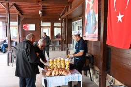 YAŞLILAR VE GENÇLER EVİNDE SICAK ÇORBA İKRAMI BAŞLADI